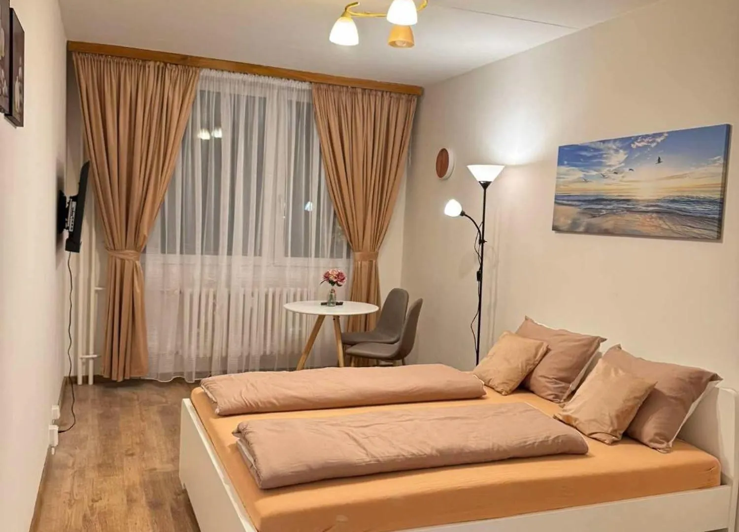 Charming Apart Near Center Прага Чехия